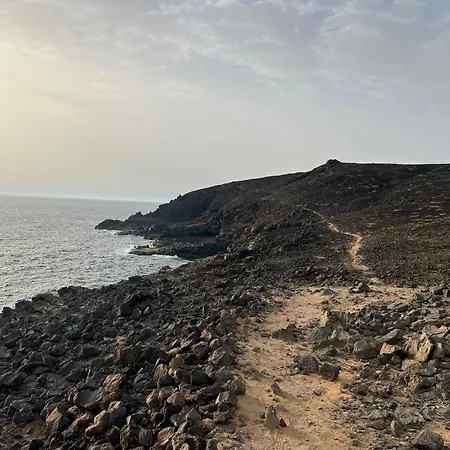 אתר קמפינג The Secret Garden Lanzarote *